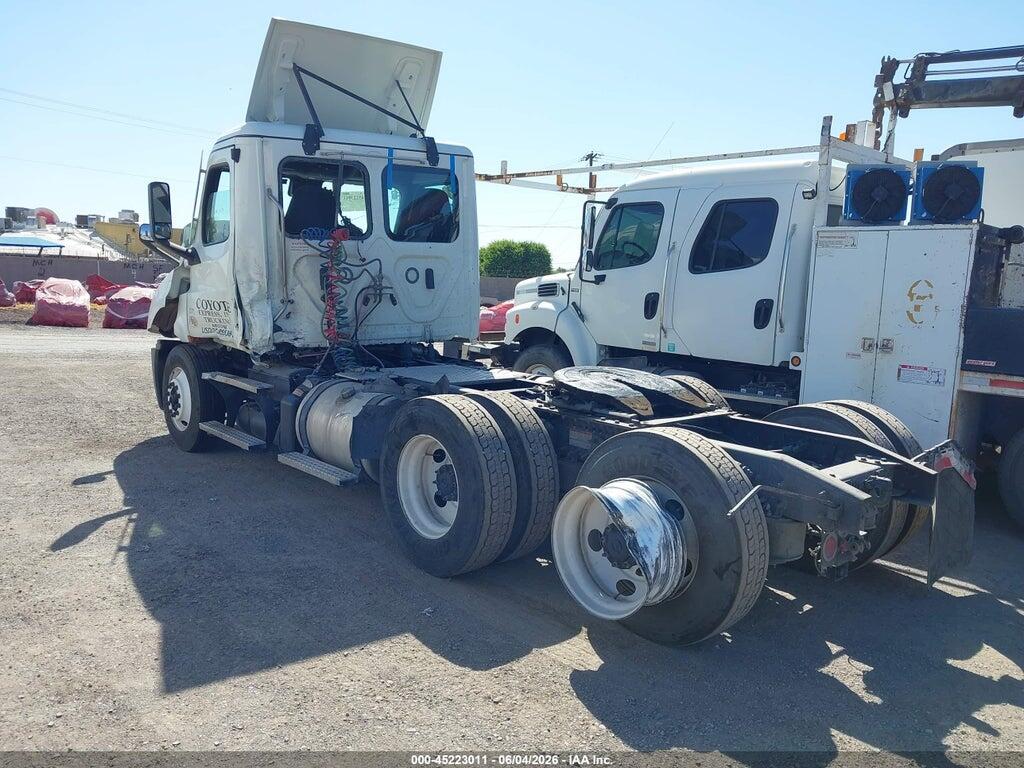3AKJHTDV3NSNS5318 2022 FREIGHTLINER NEW CASCADIA 116 photo no. 3
