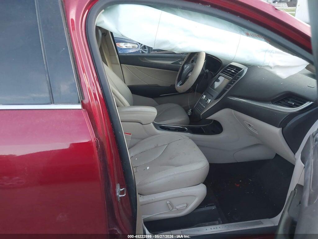 5LMCJ1C99HUL71665 2017 LINCOLN MKC photo no. 5