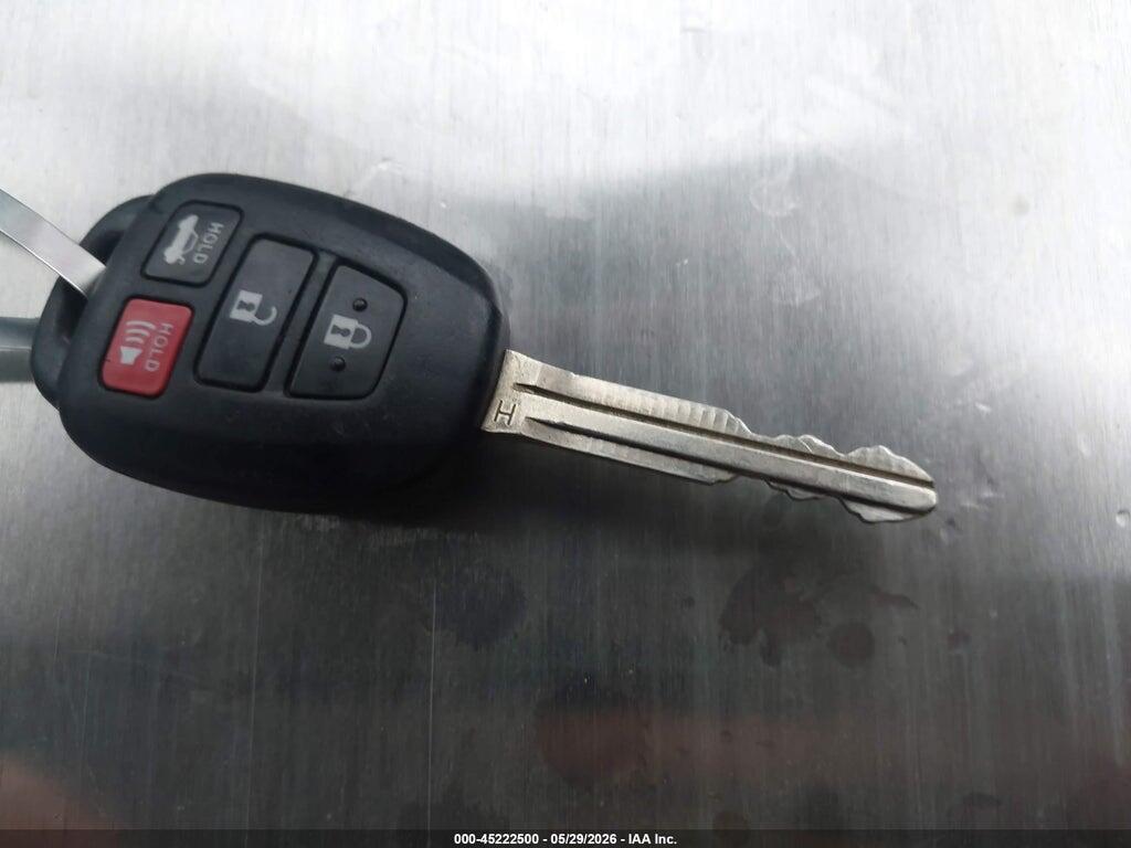 2T1BURHE9JC032485 2018 TOYOTA COROLLA photo no. 11