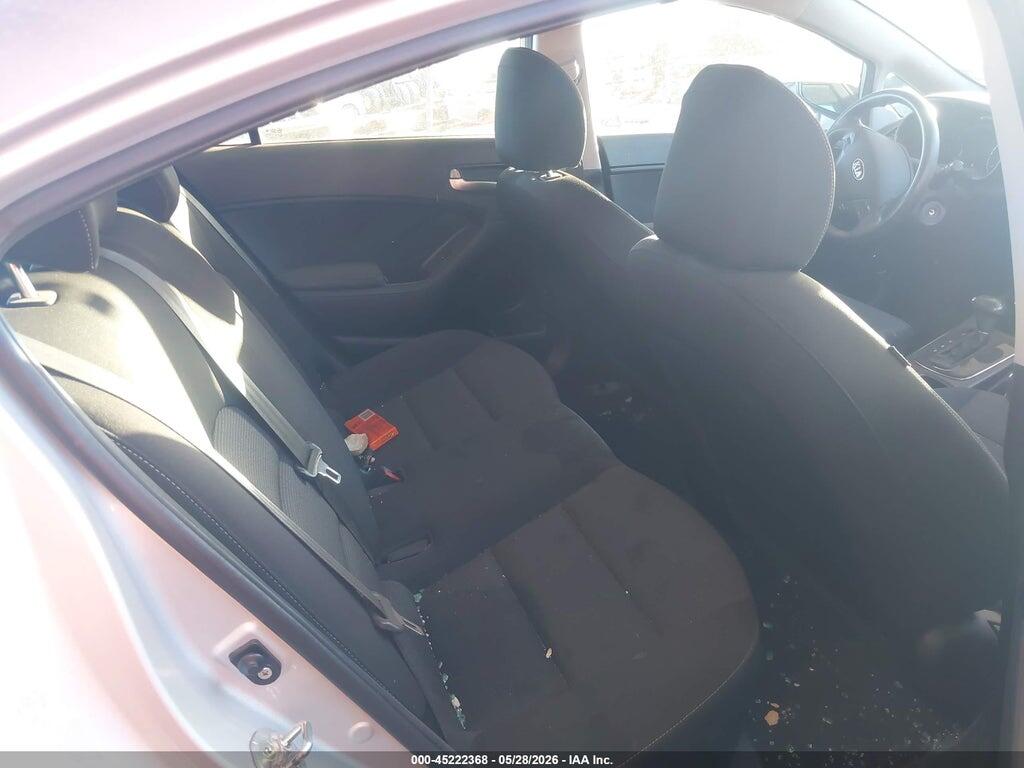3KPFK4A75HE125845 2017 KIA FORTE photo no. 8