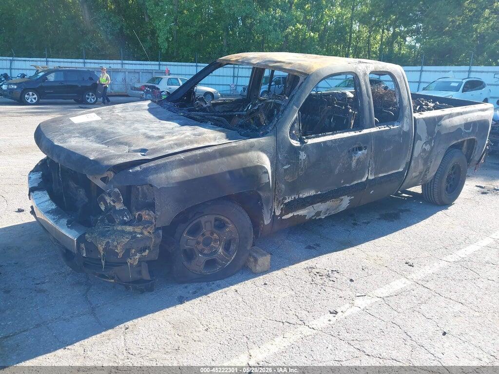 2GCEC19JX81299561 2008 CHEVROLET SILVERADO 1500 photo no. 2