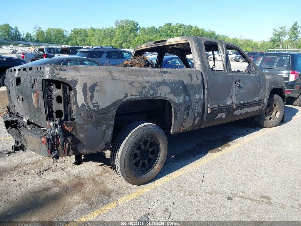 2GCEC19JX81299561 2008 CHEVROLET SILVERADO 1500 photo no. 4