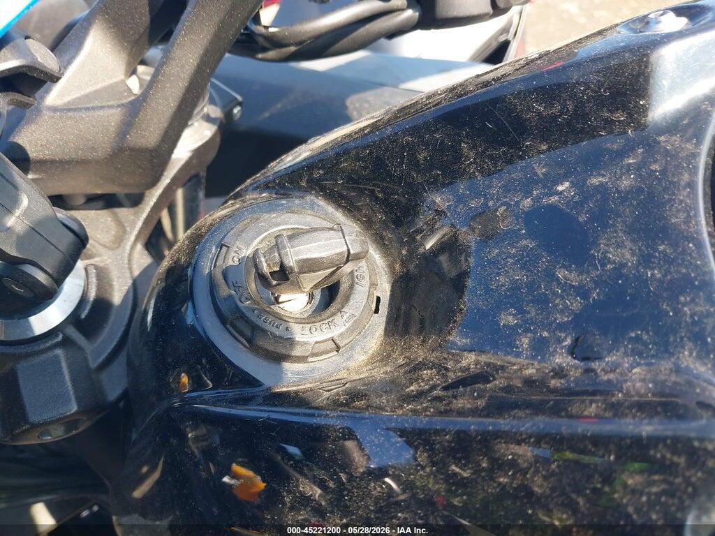 JKAEXEJ16JDA02543 2018 KAWASAKI EX650 photo no. 11