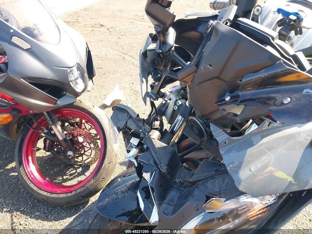 JKAEXEJ16JDA02543 2018 KAWASAKI EX650 photo no. 12