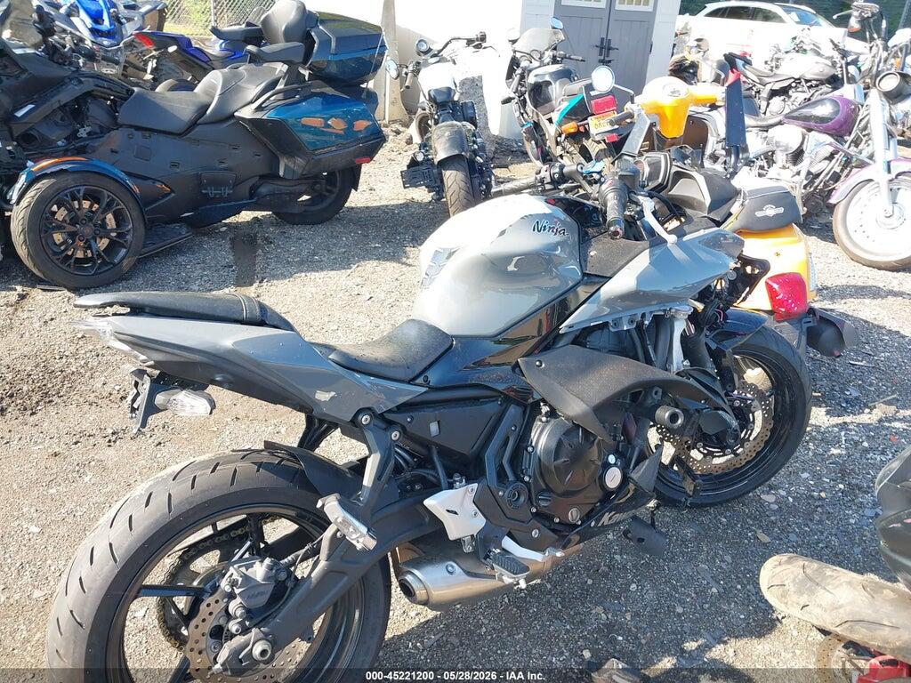JKAEXEJ16JDA02543 2018 KAWASAKI EX650 photo no. 4