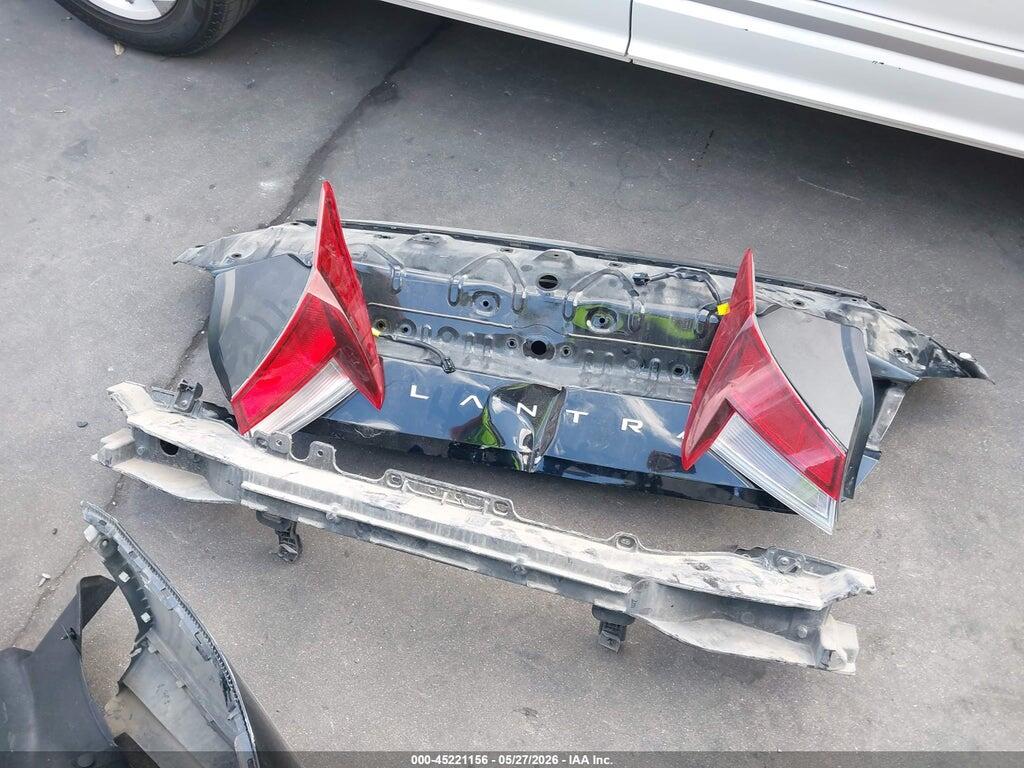 KMHLM4DG4SU872947 2025 HYUNDAI ELANTRA photo no. 12