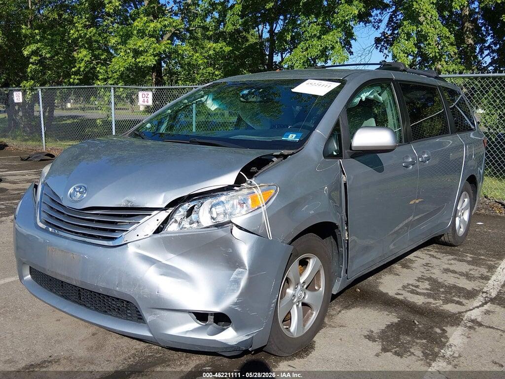 5TDKK3DC7FS576733 2015 TOYOTA SIENNA photo no. 2