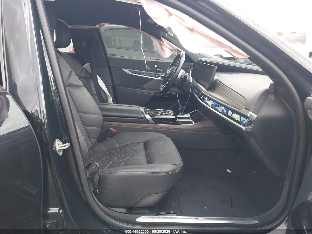 WBA33EJ06RCR19364 2024 BMW 760I photo no. 5
