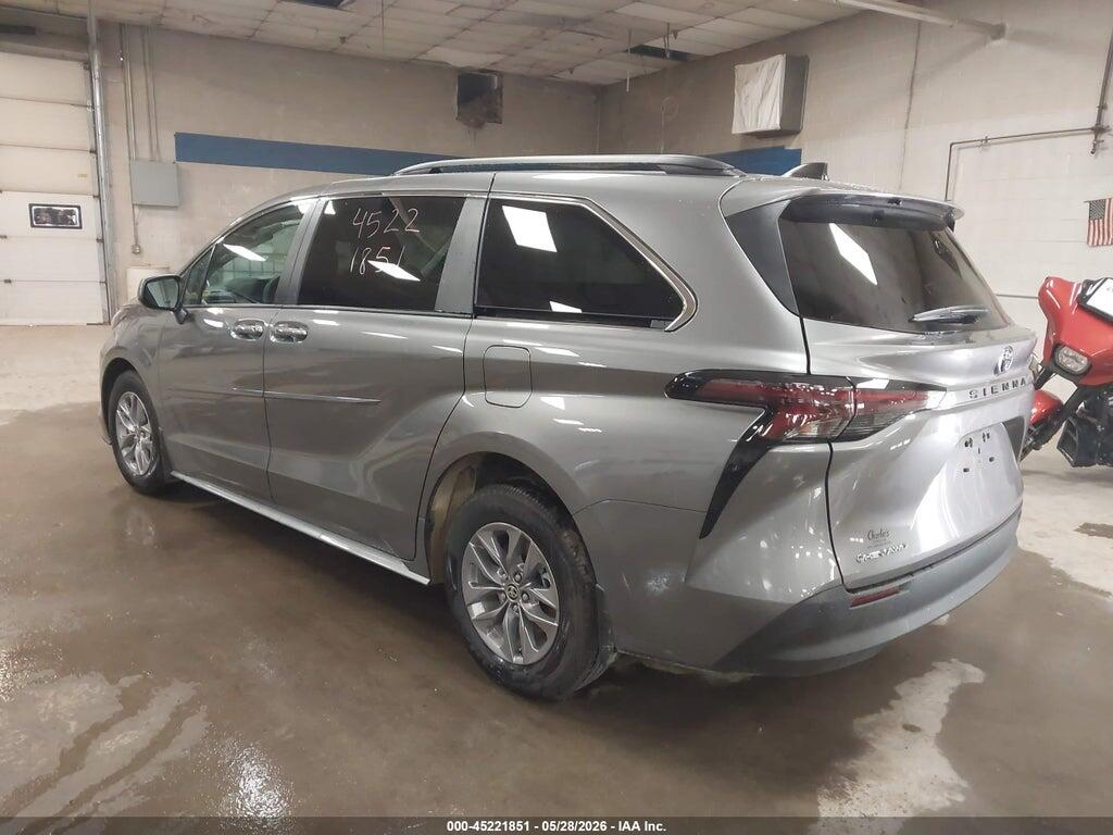 5TDKSKFC4TS251833 2026 TOYOTA SIENNA photo no. 3