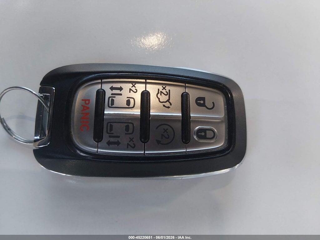 2C4RC1BGXPR628078 2023 CHRYSLER PACIFICA photo no. 11