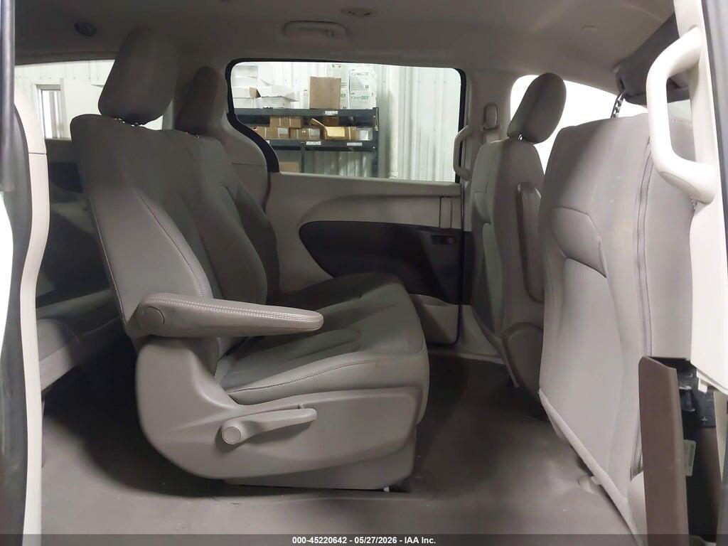 2C4RC1AG9MR513324 2021 CHRYSLER VOYAGER photo no. 8