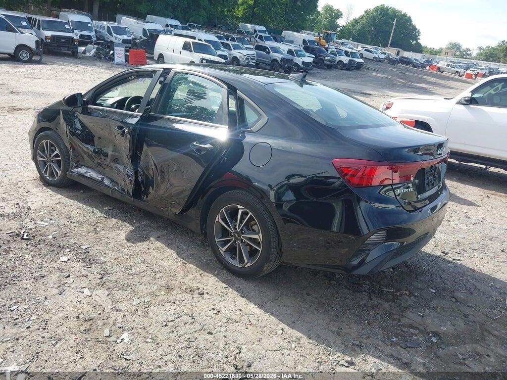 3KPF24AD2PE563226 2023 KIA FORTE photo no. 3