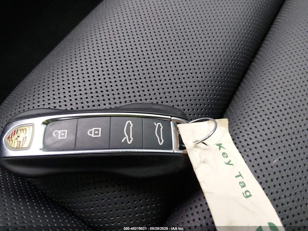 WP0AA2Y18MSA18818 2021 PORSCHE TAYCAN photo no. 11