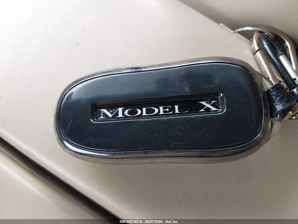 5YJXCBE45GF006563 2016 TESLA MODEL X photo no. 10