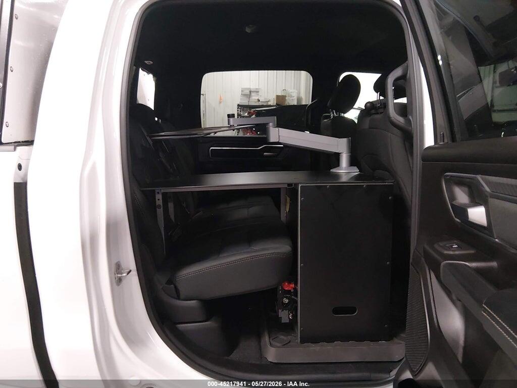 1C6RRFFG3TN294951 2026 RAM 1500 photo no. 8