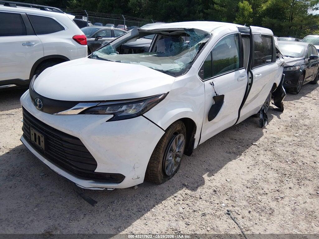 5TDKSKFC0MS025578 2021 TOYOTA SIENNA photo no. 2