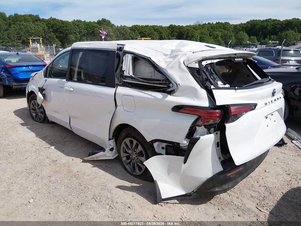5TDKSKFC0MS025578 2021 TOYOTA SIENNA photo no. 3