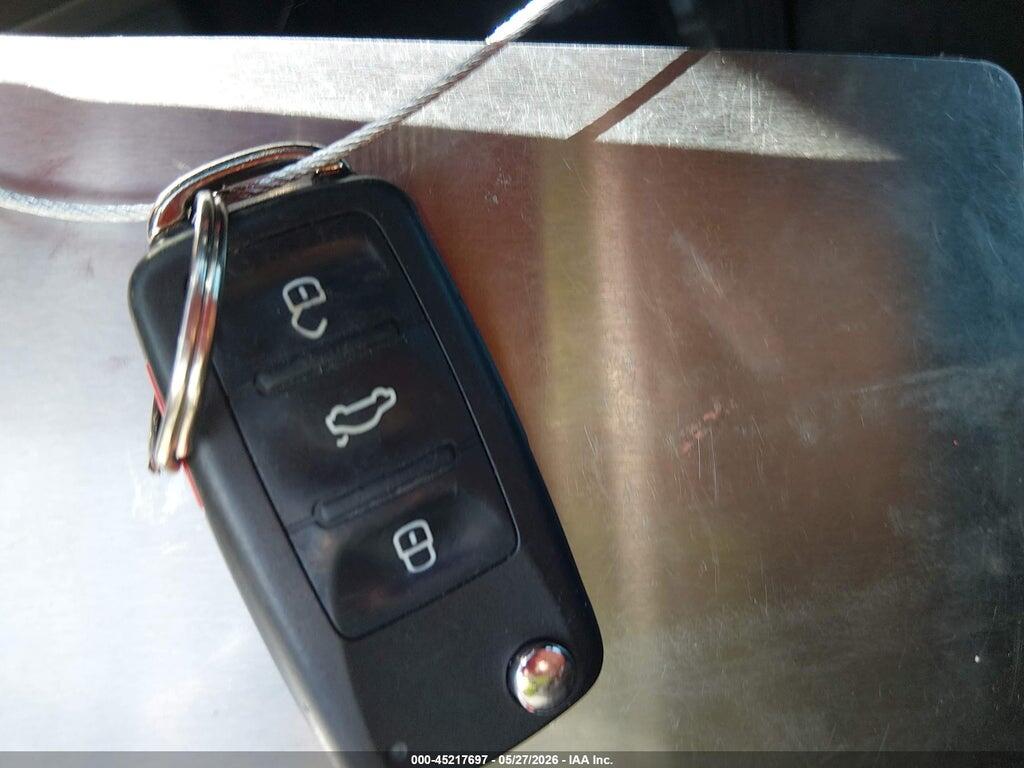 3VWFD7AT7KM710302 2019 VOLKSWAGEN BEETLE photo no. 11