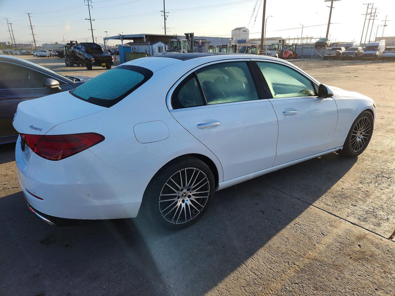 2024 MERCEDES-BENZ C 300 4MATIC — Фото 3 из 12