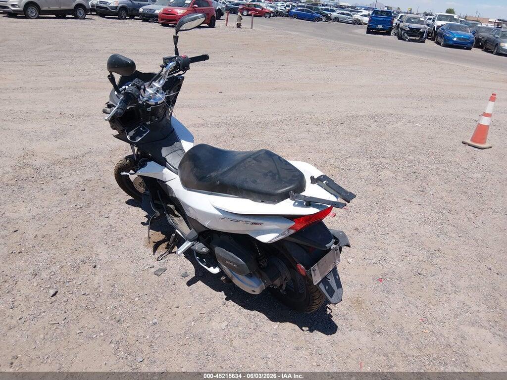 RLHKF1809HY200437 2017 HONDA PCX photo no. 3