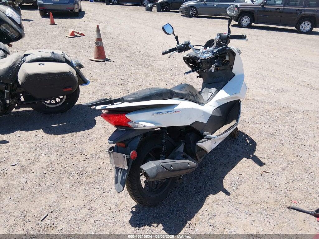 RLHKF1809HY200437 2017 HONDA PCX photo no. 4