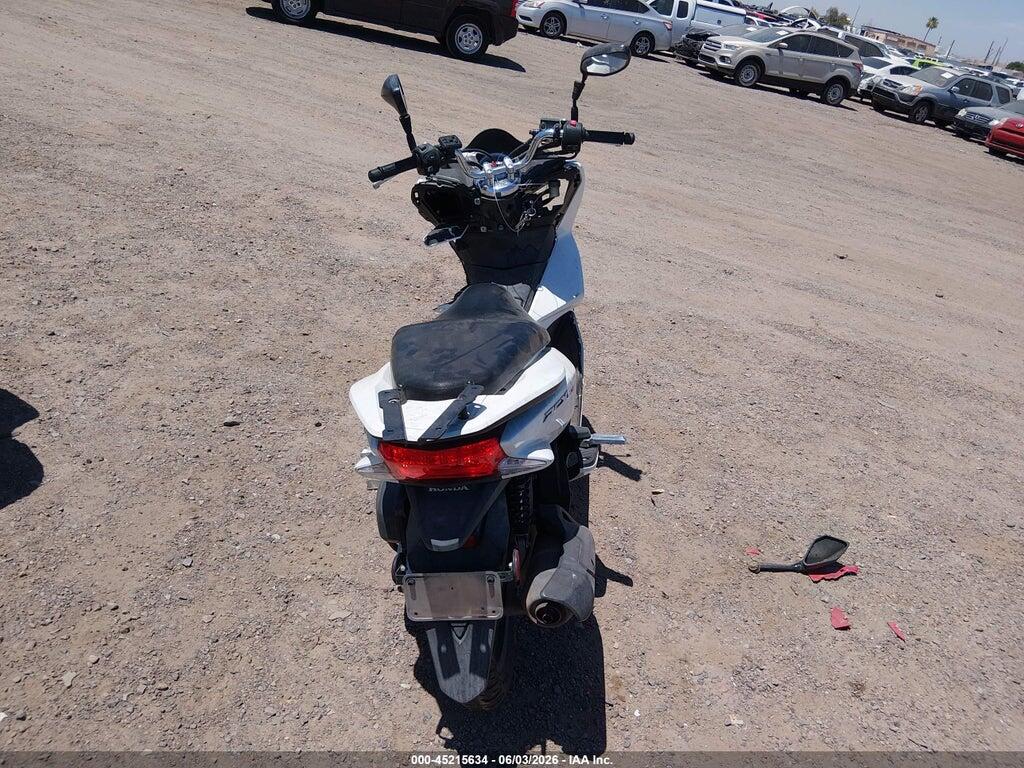 RLHKF1809HY200437 2017 HONDA PCX photo no. 6