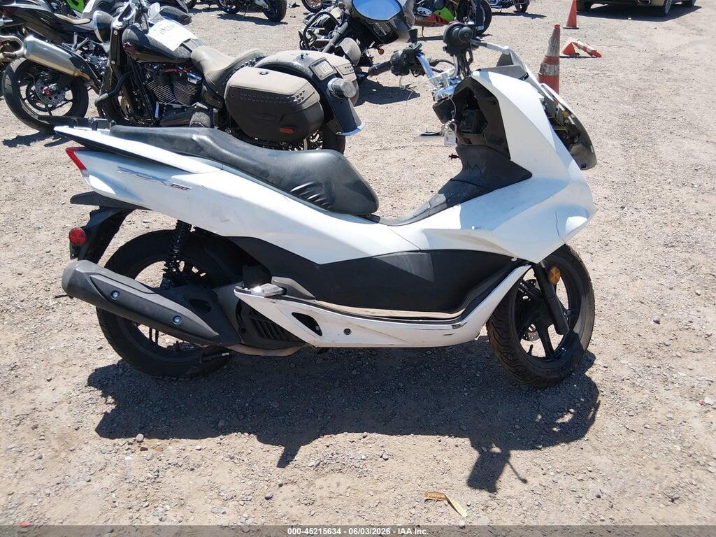 RLHKF1809HY200437 2017 HONDA PCX photo no. 8