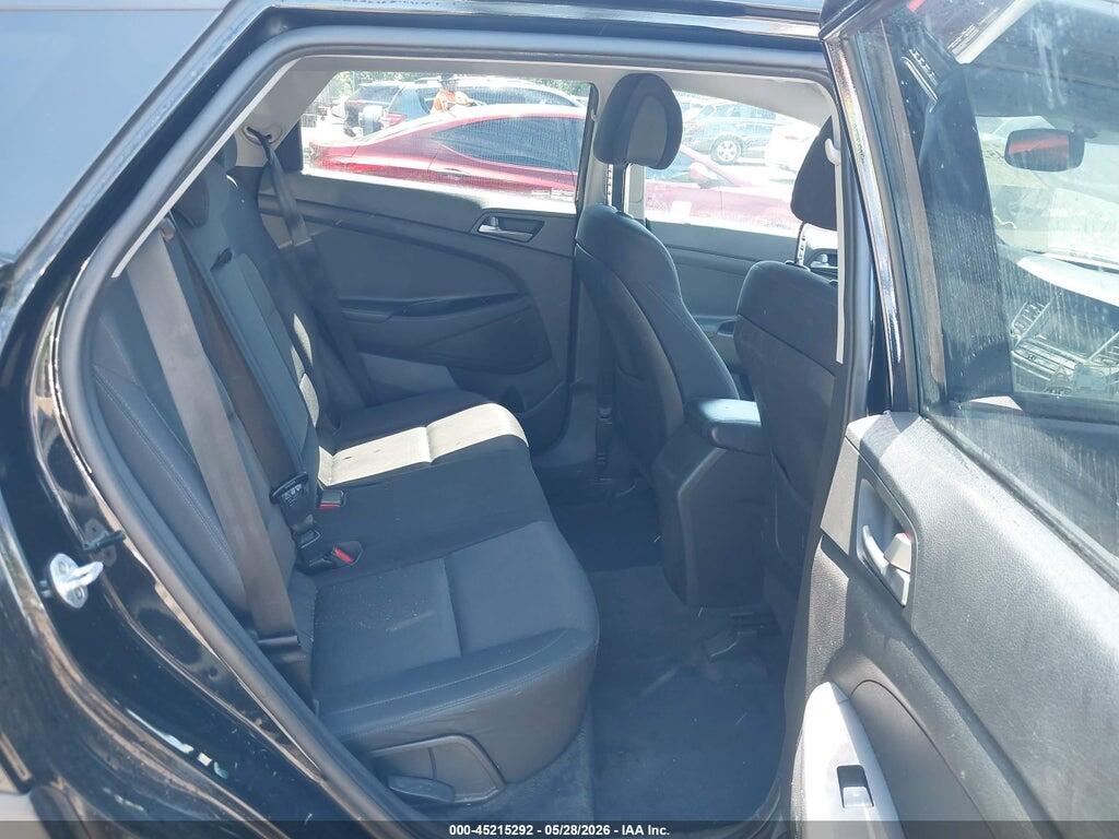 KM8J33A40HU370637 2017 HYUNDAI TUCSON photo no. 8