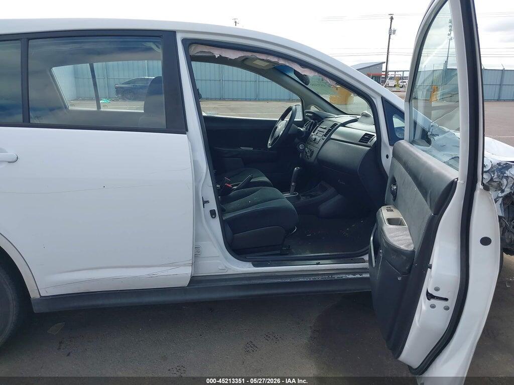 3N1BC1CPXBL358570 2011 NISSAN VERSA photo no. 5