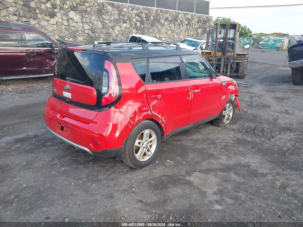 KNDJP3A56H7464800 2017 KIA SOUL photo no. 4