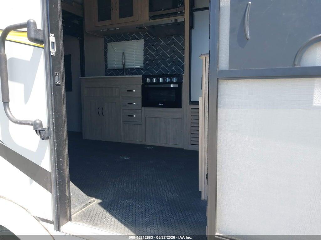 5ZT2ANKB4MW018651 2021 COACHMEN ADRENALINE 21LT photo no. 5