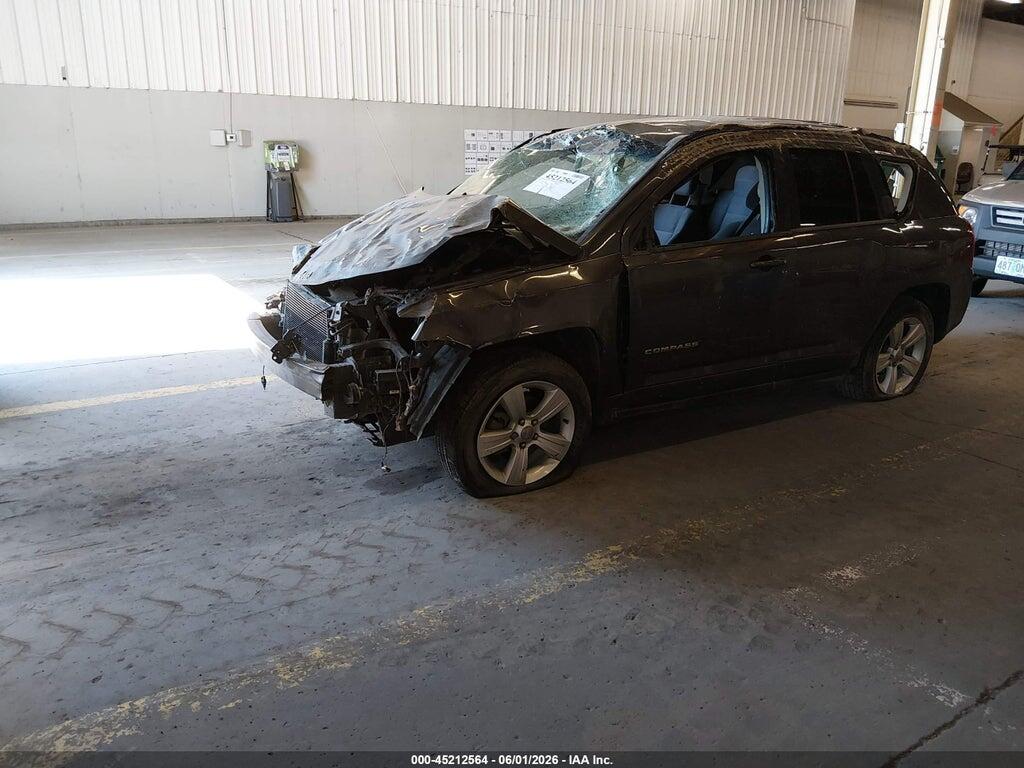 1C4NJDBBXFD424084 2015 JEEP COMPASS photo no. 2