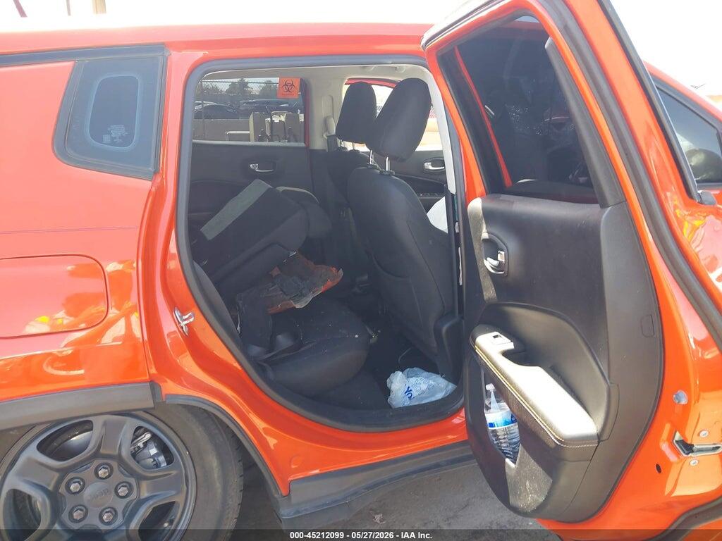 3C4NJCAB5JT286629 2018 JEEP COMPASS photo no. 8