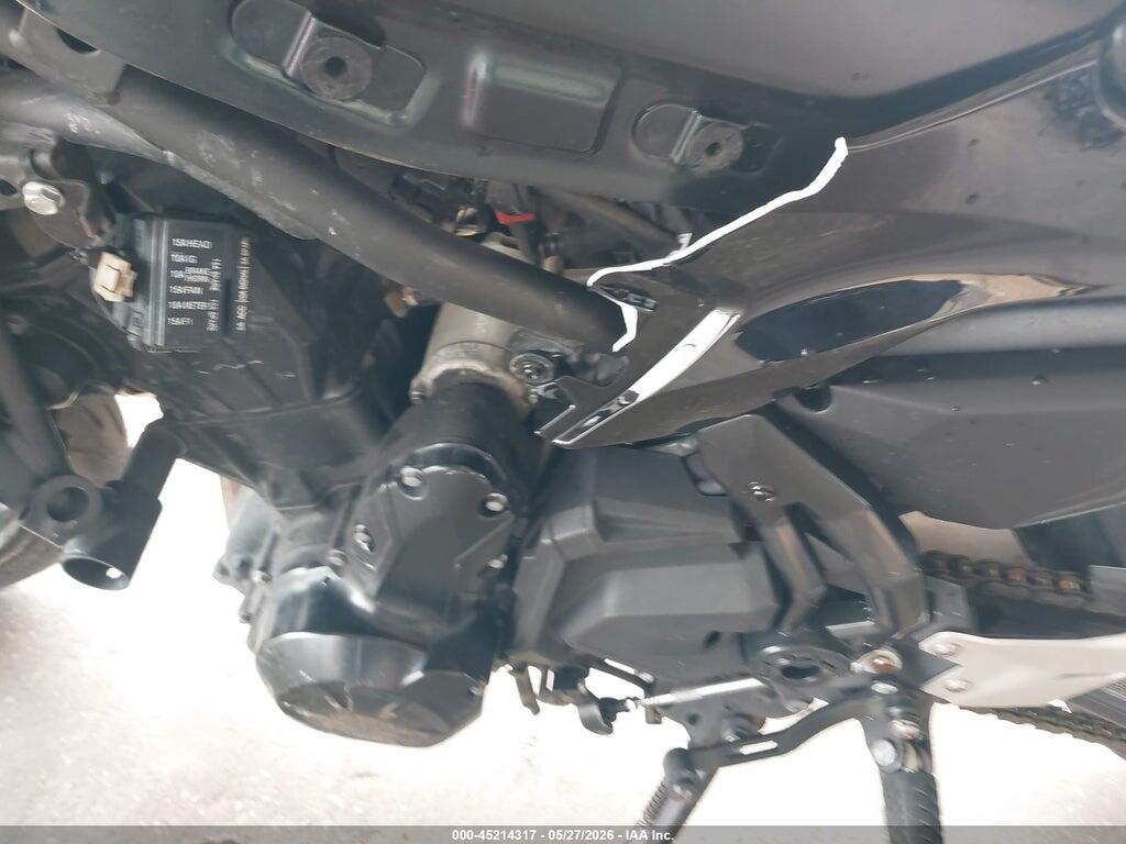 JKAEXEJ10KDA04029 2019 KAWASAKI EX650 photo no. 9