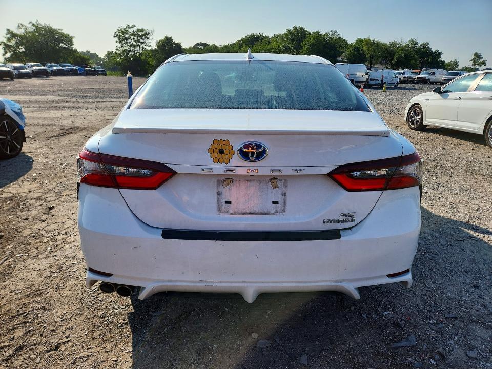 2022 TOYOTA CAMRY HYBRID SE — Фото 6 из 12