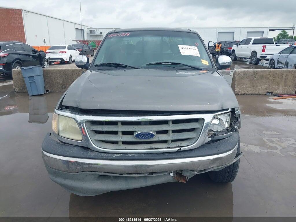 1FTRX07W02KA18812 2002 FORD F-150 photo no. 11