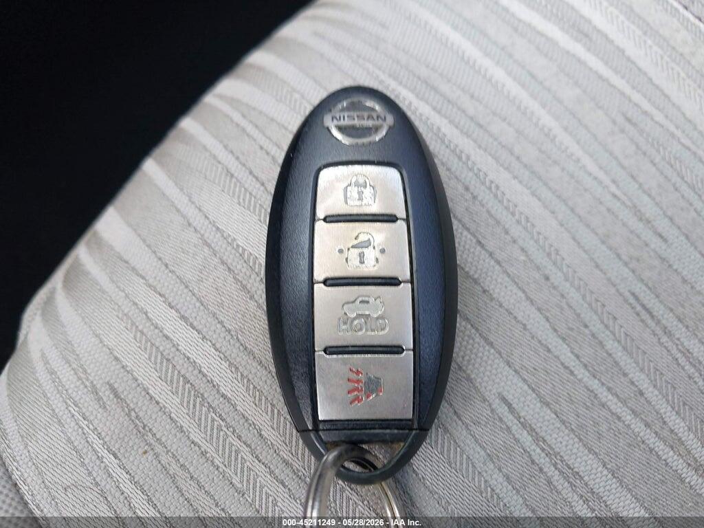3N1AB7AP7HY329348 2017 NISSAN SENTRA photo no. 11
