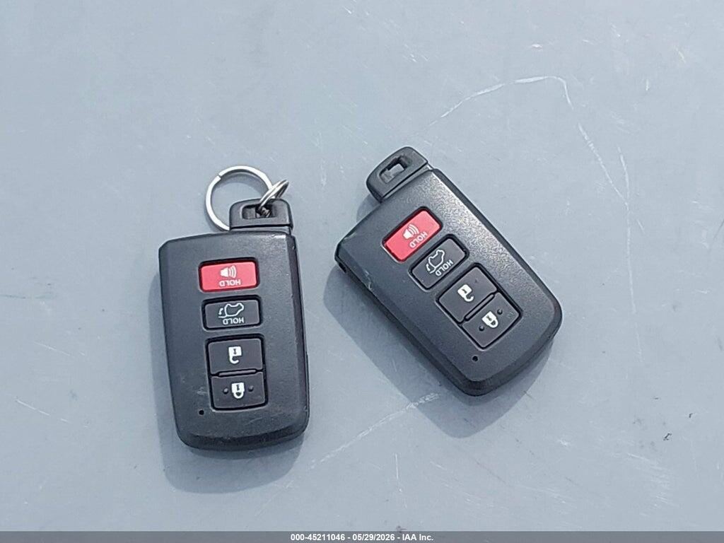 JTMDFREV6HD214424 2017 TOYOTA RAV4 photo no. 11