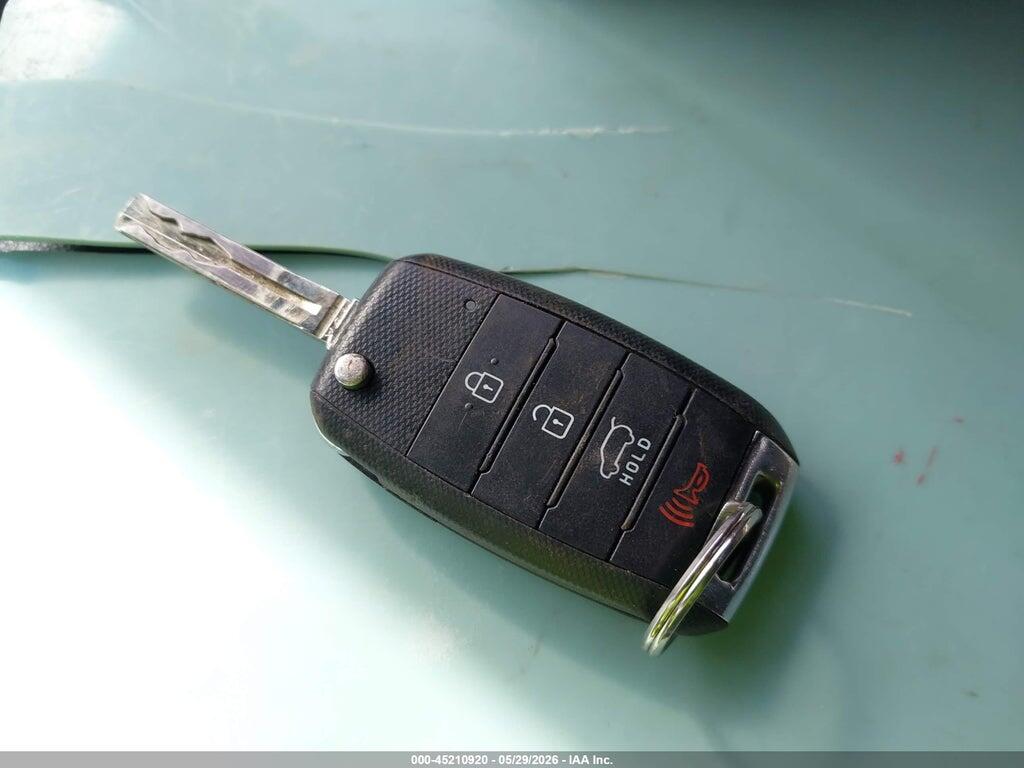 KNDJP3A58G7408954 2016 KIA SOUL photo no. 11