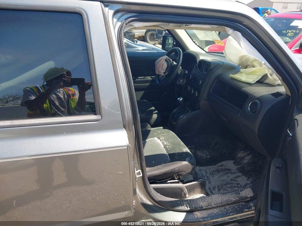 1J4NT1GB0BD286643 2011 JEEP PATRIOT photo no. 5
