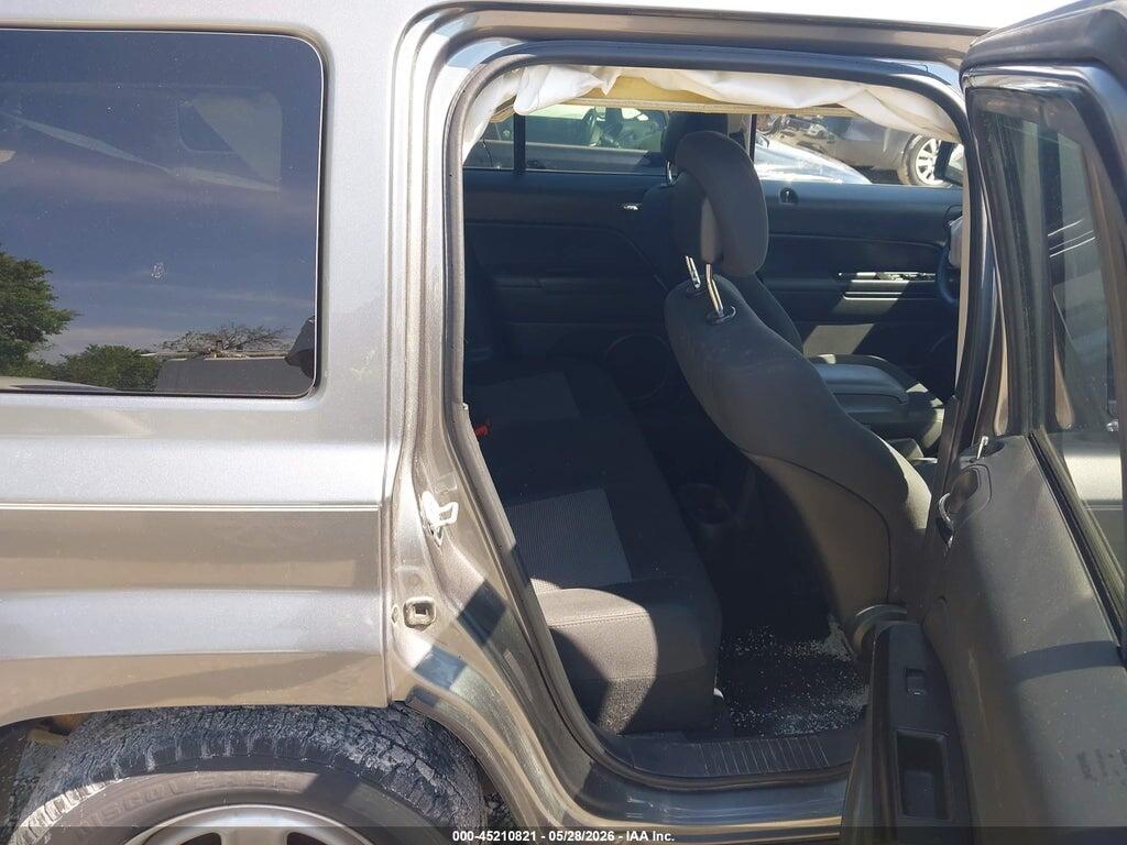 1J4NT1GB0BD286643 2011 JEEP PATRIOT photo no. 8