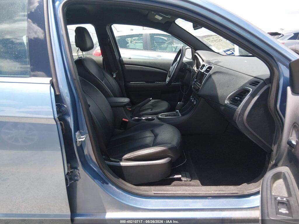 1C3BC2FB7BN551380 2011 CHRYSLER 200 photo no. 5
