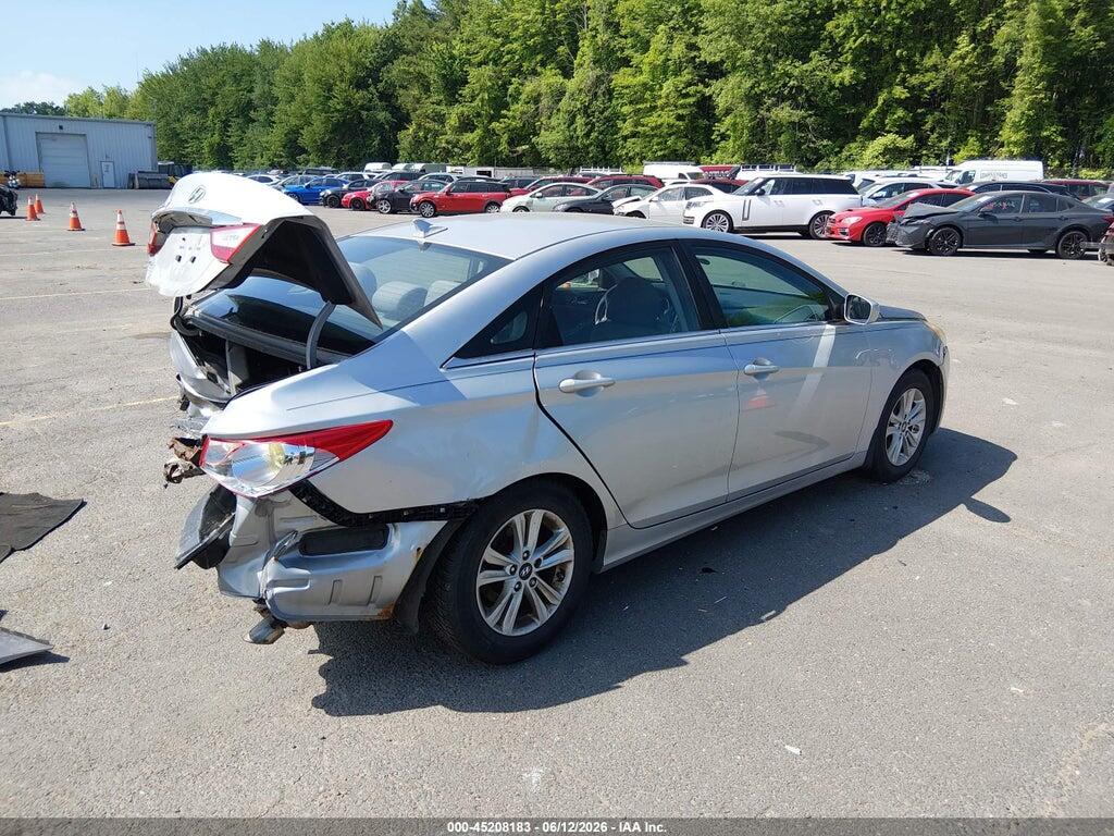 5NPEB4AC1BH186895 2011 HYUNDAI SONATA photo no. 4