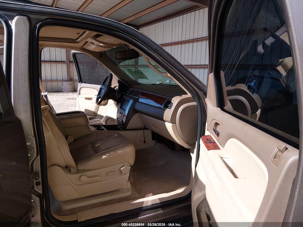 1GNSCJE09BR312631 2011 CHEVROLET SUBURBAN 1500 photo no. 5