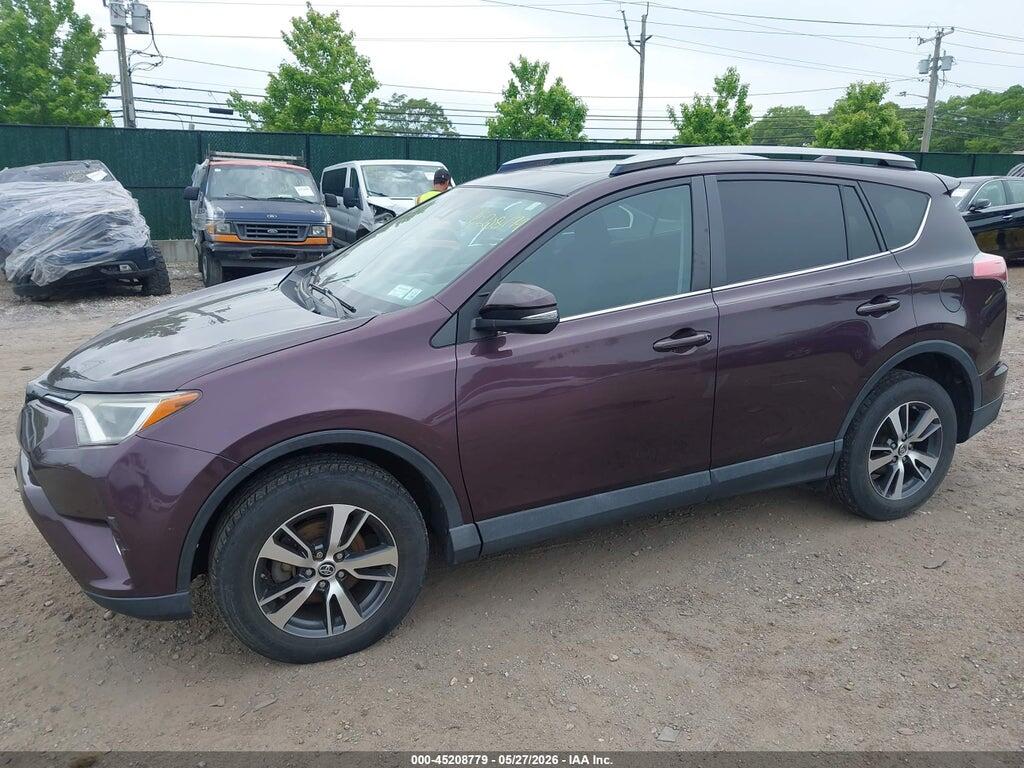 2T3RFREV6JW726828 2018 TOYOTA RAV4 photo no. 2
