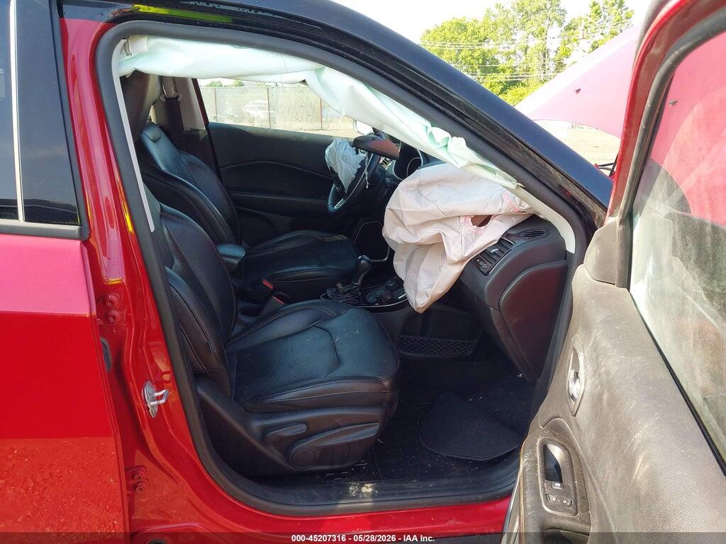 3C4NJDCB7KT766448 2019 JEEP COMPASS photo no. 5