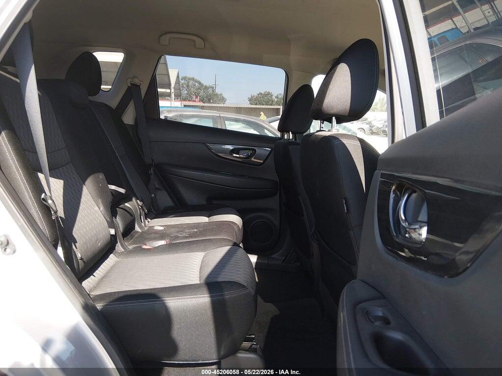 JN8AT2MV8HW277604 2017 NISSAN ROGUE photo no. 8