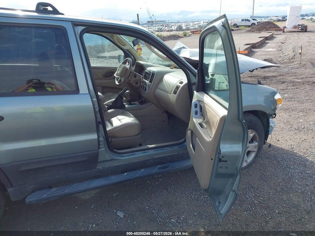 1FMYU03135KD40102 2005 FORD ESCAPE photo no. 5