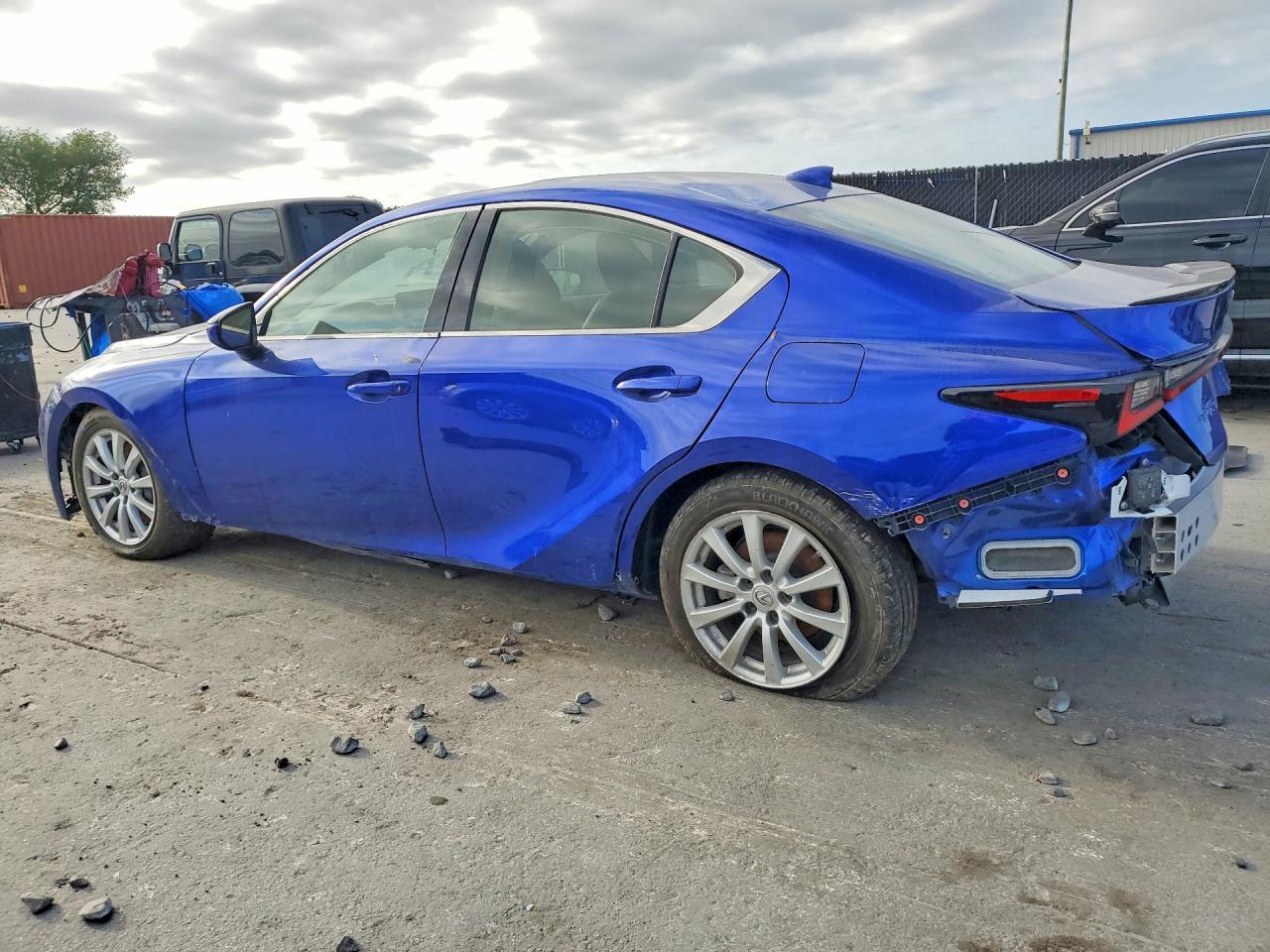 2023 LEXUS IS 350 F SPORT AWD V6 4D SEDAN — Фото 2 из 13