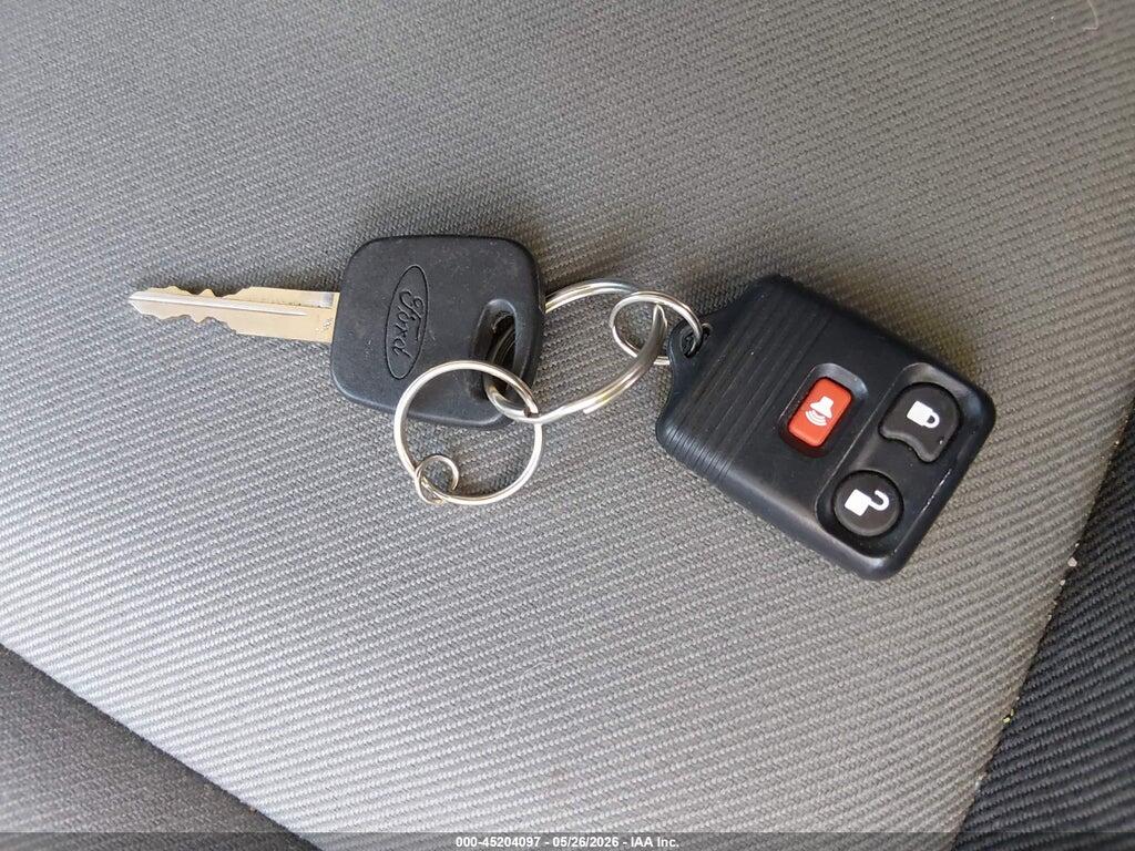 1FMYU92144KB35294 2004 FORD ESCAPE photo no. 11